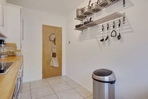 Kitchen/Breakfast Room- click for photo gallery